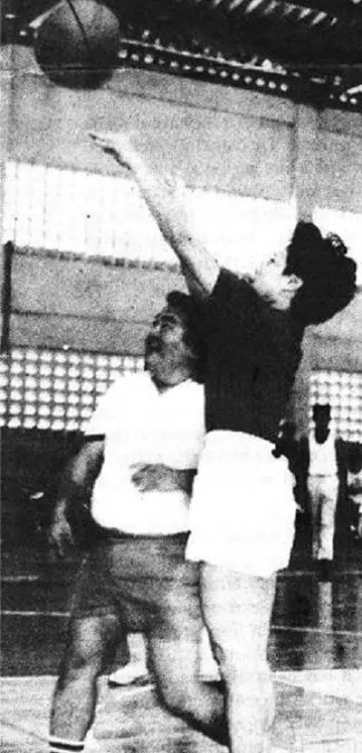 miriam defensor santiago playing basketball with husband