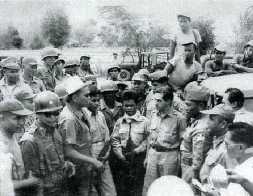 Defense Secretary Ramon Magsaysay overseeing the capture of William Pomeroy