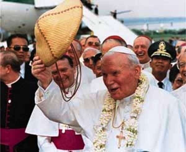 9 Surprising Facts About Papal Visits To The Philippines