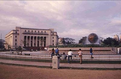 Agrifina-Circle-in-Rizal-Park-with-fountained-globe-and-skating-rink