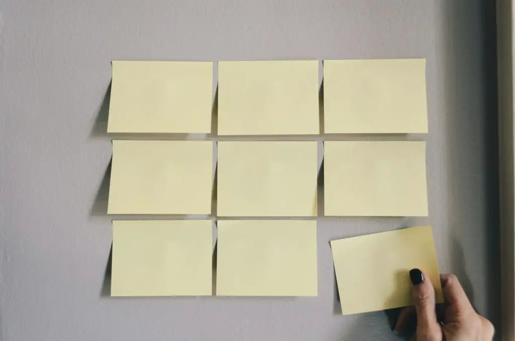 6 Sticky Notes How to Start a Writing Assignment: 9 Simple Tips